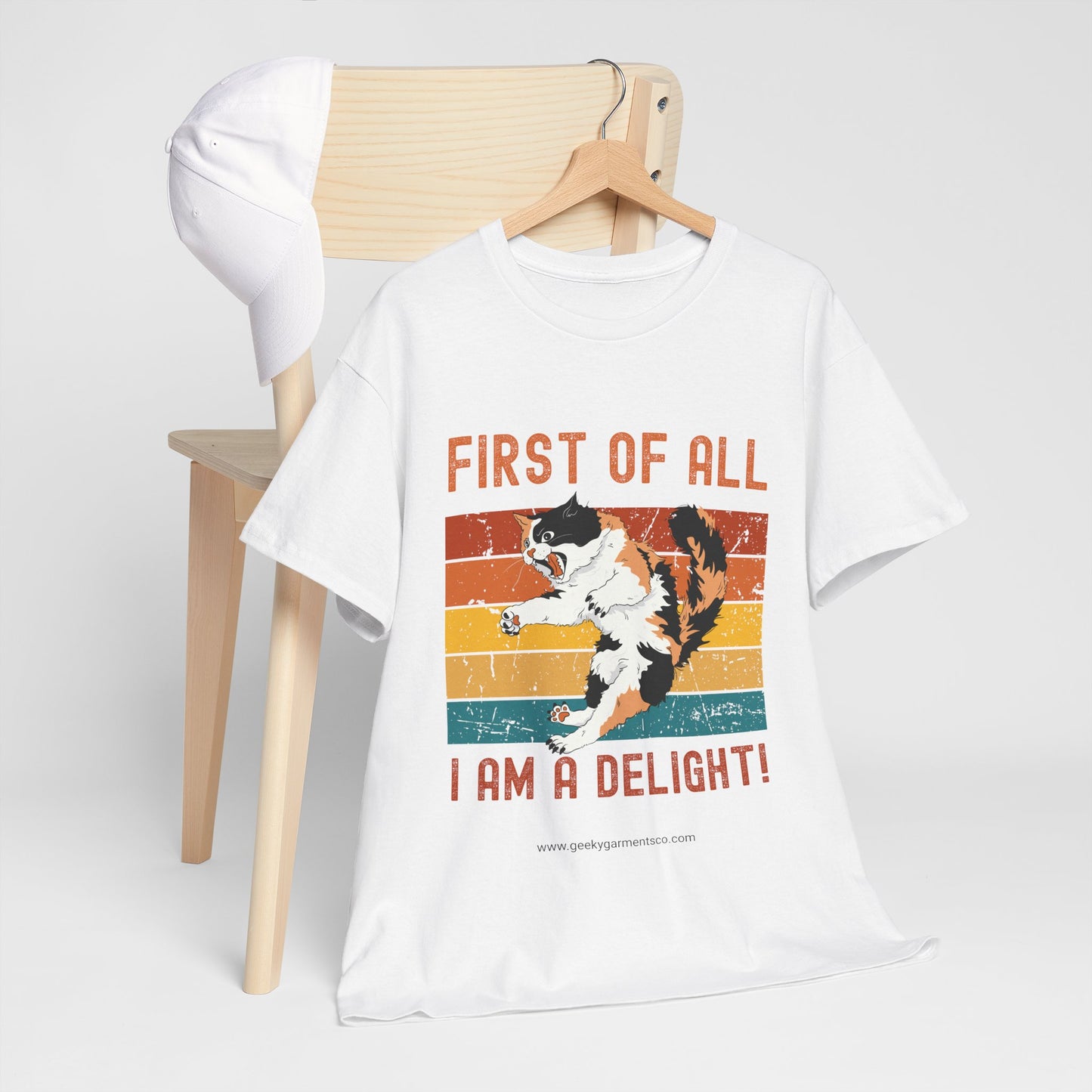 First of all I am a delight! - screaming cat on retro sunset tshirt