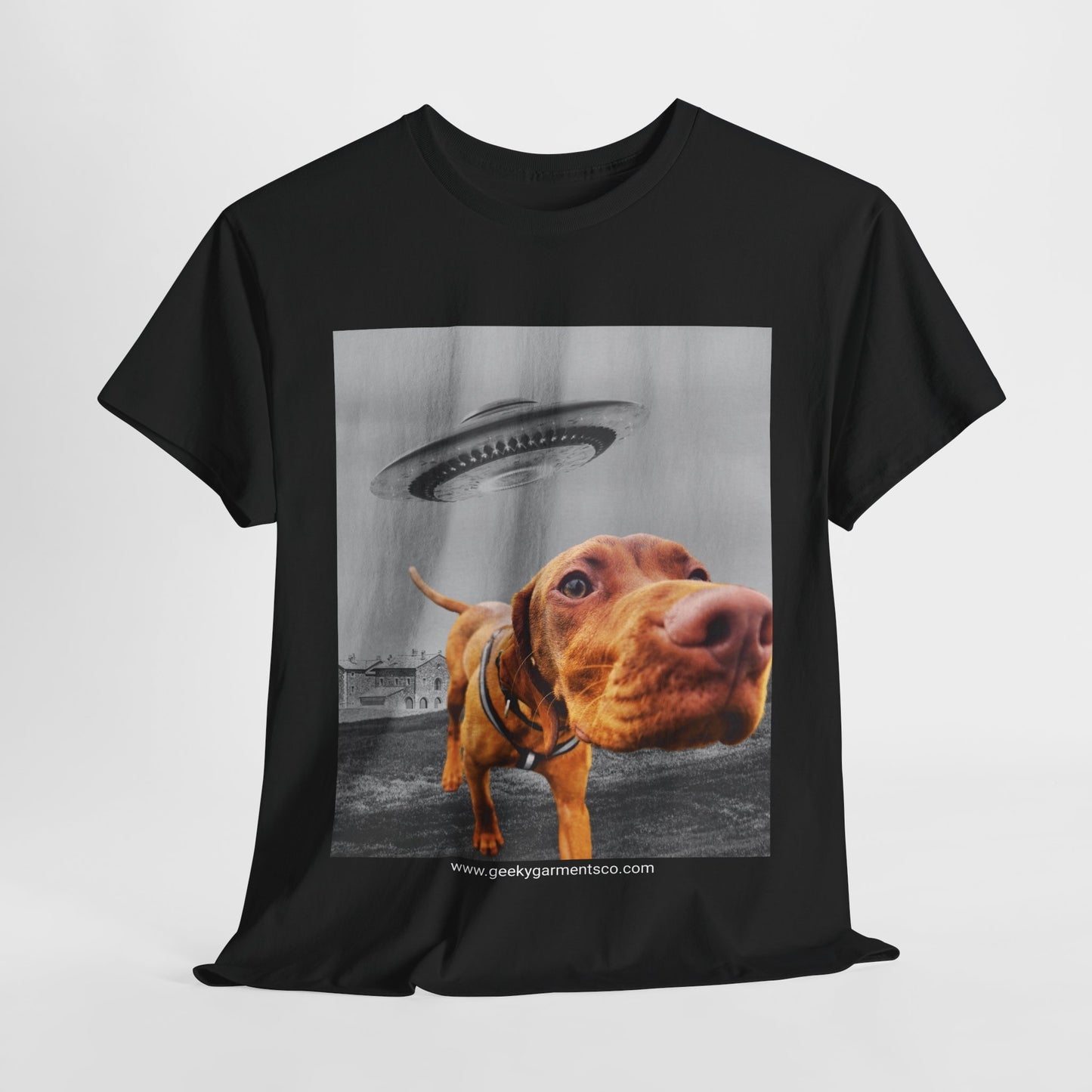 Viszla puppy being chased by a UFO Tee, Dog Mom Shirt, Dog Dad Shirt, Pet Owner Gift, Graphic Tee, Funny Animal Tee, Gift for Dog Lovers (Owen Design)